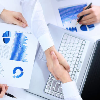 close up. financial partners shaking hands. business concept .